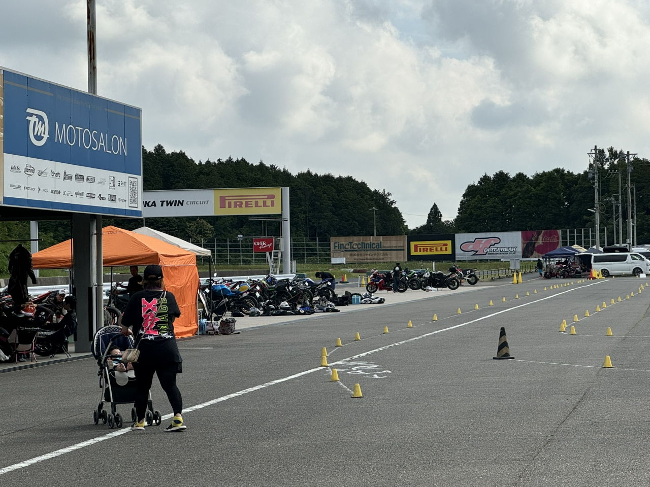D72_9640 (09).JPG